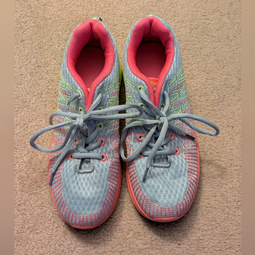 Omega Walk Vibrant Women's Athletic Shoes - Gray and Pink